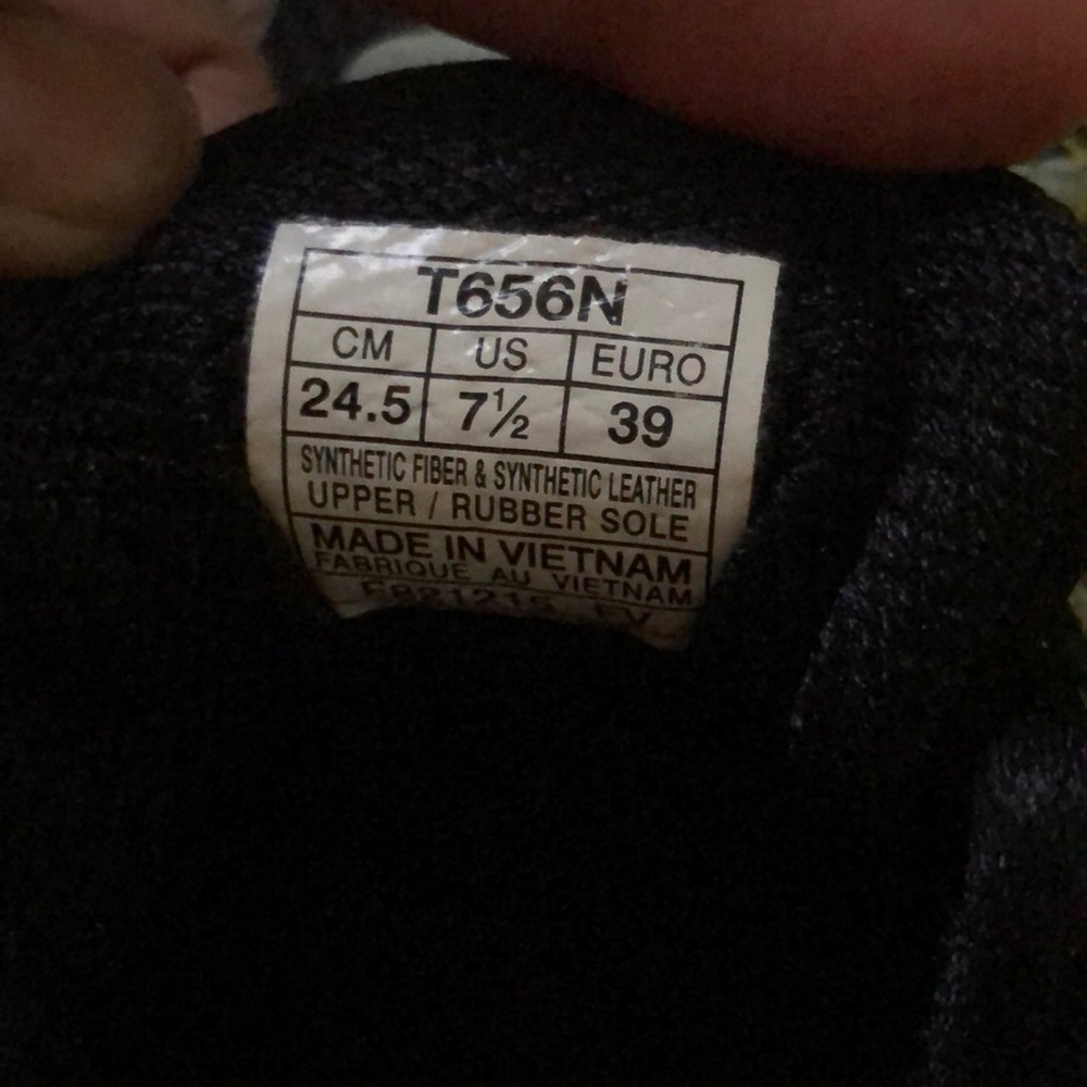 asics - Picture 3 of 3